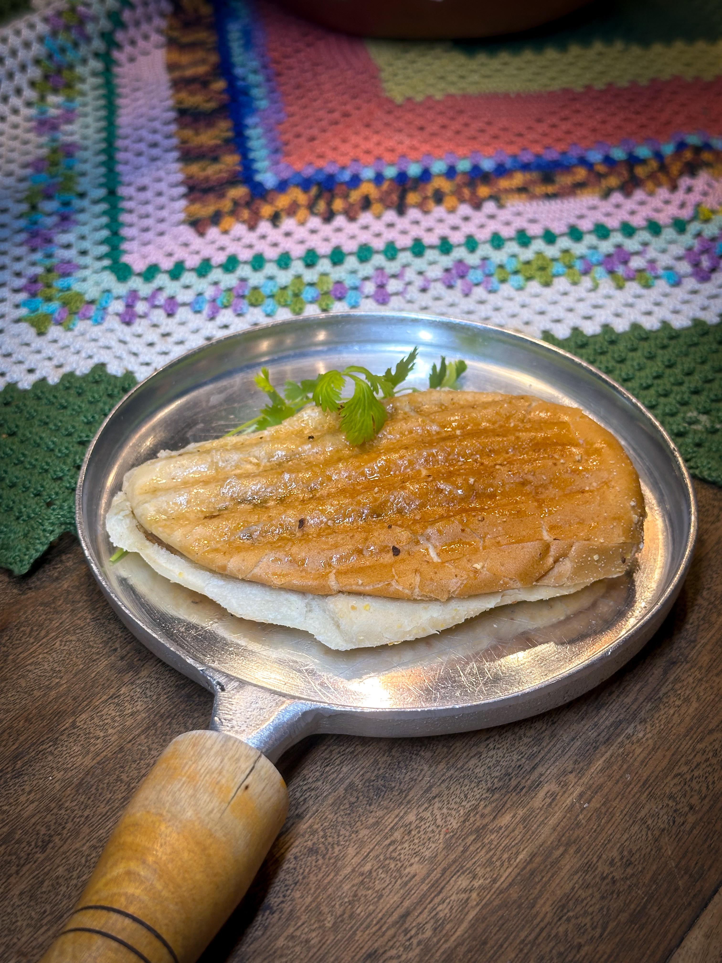Imagem do prato Pão com carne de sol desfiada